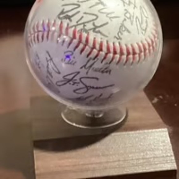 Boston Red Sox Signed Baseball - Multiple Signatures - Not sure of year - Picture 4 of 6